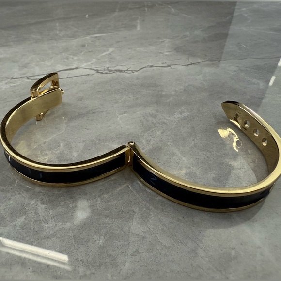 Belt Fashion Bracelet - Picture 5 of 12